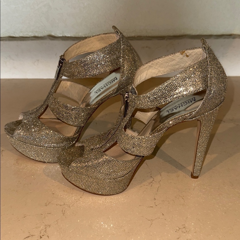 NWT Michael Kors Berkley T-Strap glitter platform sandals. - Picture 5 of 9